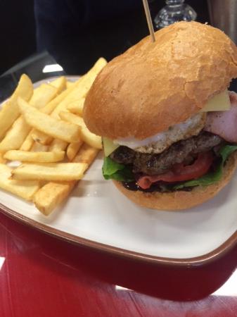 Drouin PizzaBurger Lounge - Go Out 0