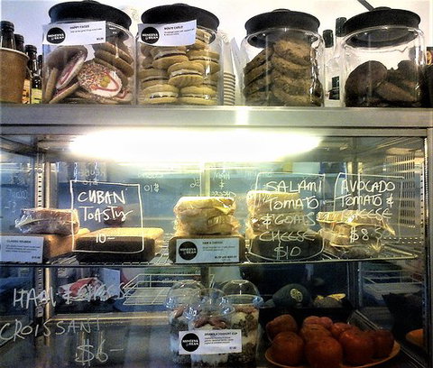 Minerva And The Bean - Go Out 0