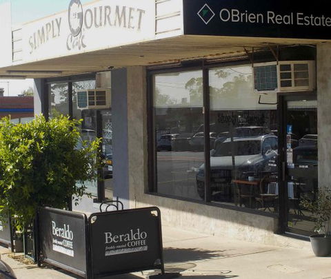 Simply Gourmet Cafe - Pubs and Clubs 0