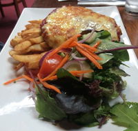 Victoria Hotel Woodend - Go Out