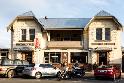 Yarragon Hotel - Go Out 0