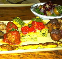 Villa Gusto - Pubs and Clubs