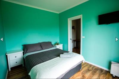 The 12 Apostles Inn / Princetown Tavern - Go Out 13