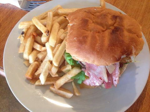 The 12 Apostles Inn / Princetown Tavern - Go Out 0