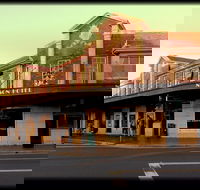 Nelson Hotel - Go Out