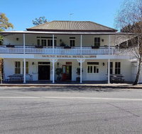Mt Kembla Village Hotel - Pubs and Clubs