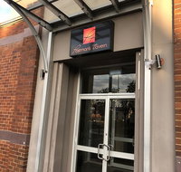 Postman's Tavern - Pubs and Clubs