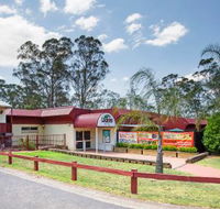 Lockies Hotel - Pubs and Clubs