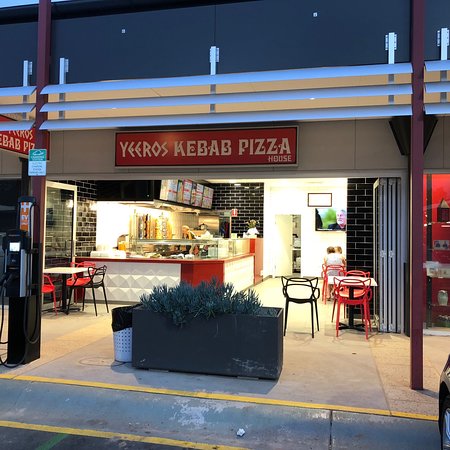 Yeeros Kebab Pizza - Go Out 0