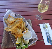 Ettalong Beach Hotel - Go Out
