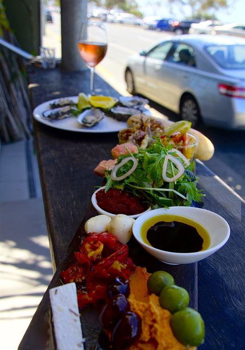 Elephant Rock Cafe Bar & Restaurant - Pubs and Clubs 22