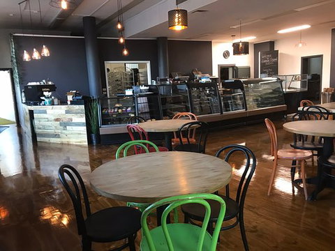 Cooma's Original Hotbake - Go Out 0