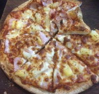 Crust Gourmet Pizza Bar Woolongong - Pubs and Clubs