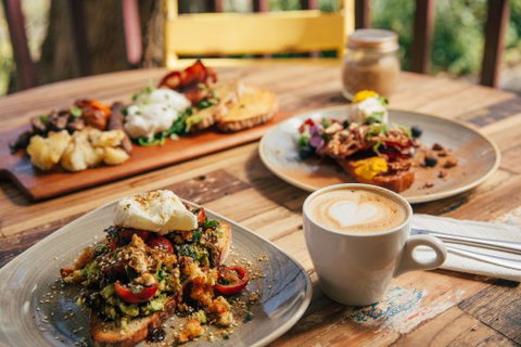 Lindsay's Cafe - Pubs and Clubs 0