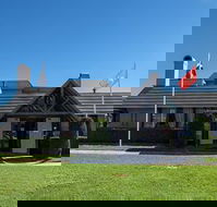 New England Motor Lodge - Pubs and Clubs