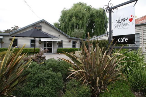 Grumpy & Sweetheart's - Go Out 0