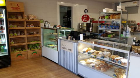 Les' Coffee And Sweets - Pubs and Clubs 0