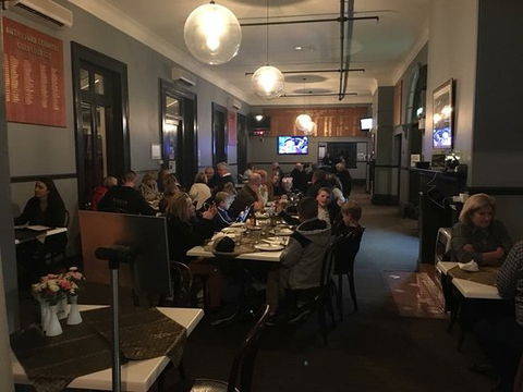 Patpong Thai Restaurant - Go Out 0