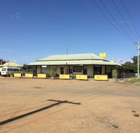 South Hay Hotel - Go Out