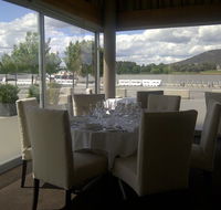Water's Edge - Pubs and Clubs