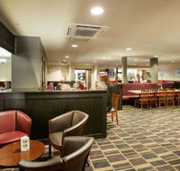 Boomerang Hotel Bistro - Pubs and Clubs