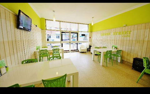 Queen Street Cafe & Takeaway - Go Out 0