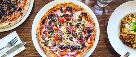 Pizza E Vino - Pubs and Clubs 0