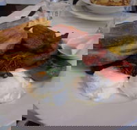 Chicken and Fishhead - Pubs and Clubs