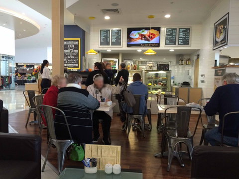 Debonair's Cafe - Pubs and Clubs 0