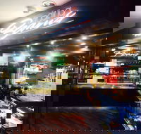 Una's Caf  Restaurant - Go Out