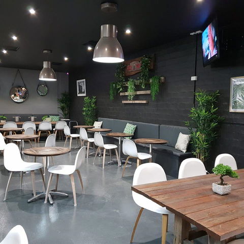 Bistro 6 - Pubs and Clubs 0