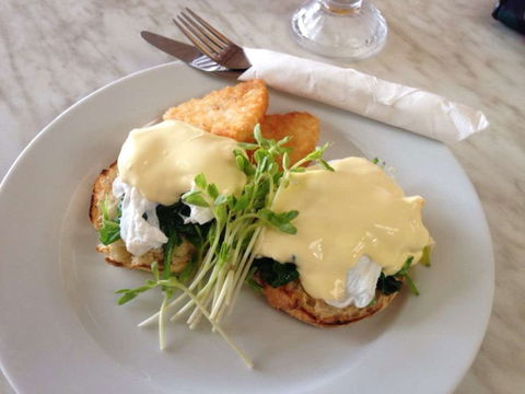 Cosi's Cafe - Pubs and Clubs 0