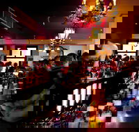 Elephant and Castle Hotel - Pubs and Clubs