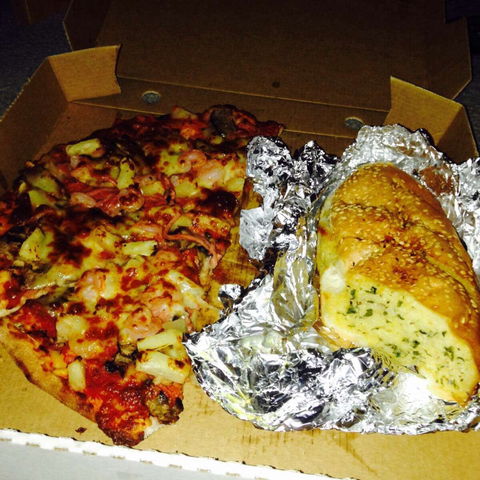 Monica's Pizza - Go Out 0