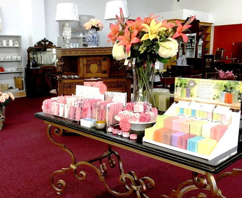 Nanna's Antiques And Cafe - Go Out 0