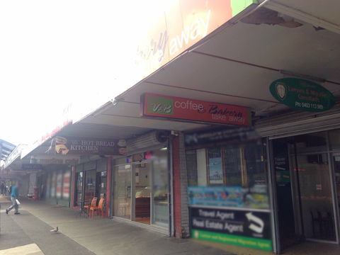 V & B Coffee And Bakery Take Away - Go Out 0