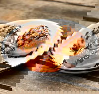 Easeys  Two Wrongs - Pubs and Clubs