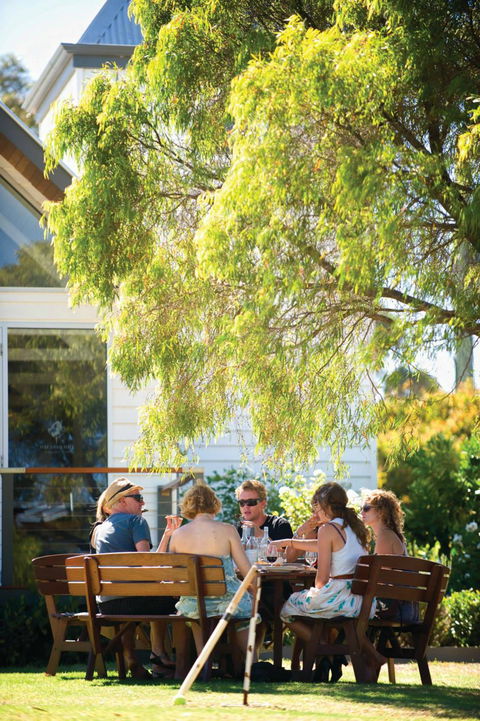 Rustico At Hay Shed Hill - Pubs and Clubs 0