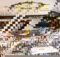 The Woodcroft Hotel - Go Out