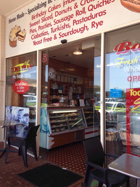 Tony Tran Bakery - Go Out 0