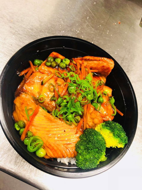 White Oaks Saloon Bar & Dining - Go Out 0