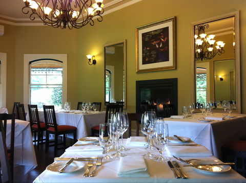 Woodman Estate's Restaurant - Pubs and Clubs 0