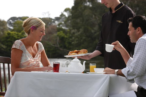 Woodman Estate's Restaurant - Pubs and Clubs 2