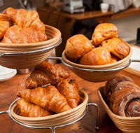 Black Star Pastry Galeries - Go Out