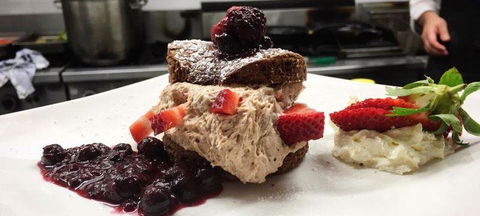Luscious Organic Cafe & Shop - Pubs and Clubs 4