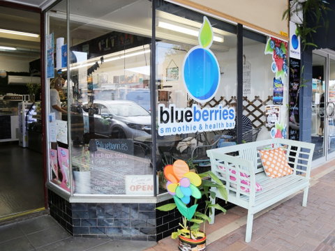 Blueberries Smoothie And Health Bar - Pubs and Clubs 1