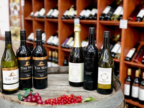 Cowra Visitor Information Centre Wine Selection - Pubs and Clubs 1