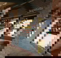 Kwan Yen Restaurant - Pubs and Clubs