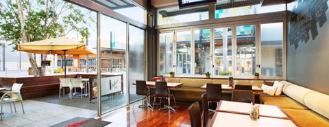 North Lakes Tavern - Go Out 0