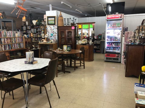 Wallaroo Treasures And Treats Cafe - Go Out 0